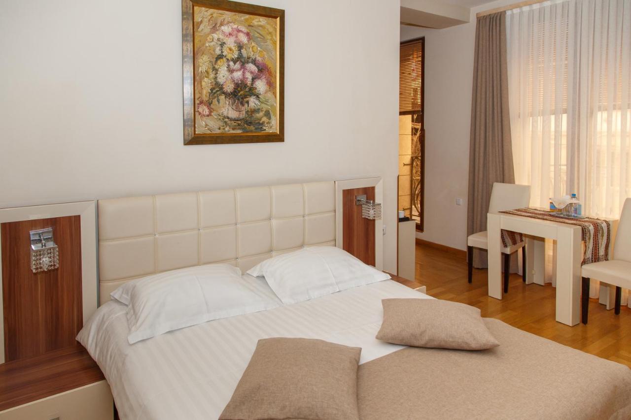 Daniel Boutique Hotel Yerevan Bagian luar foto