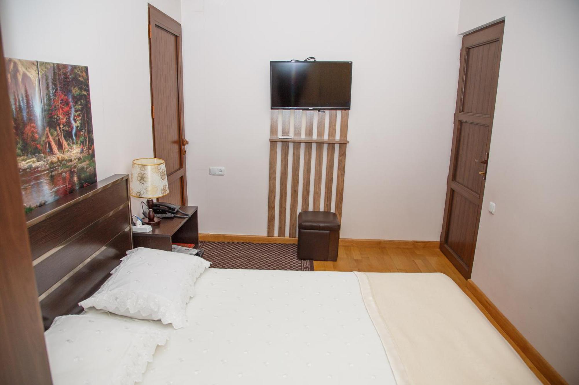 Daniel Boutique Hotel Yerevan Bagian luar foto
