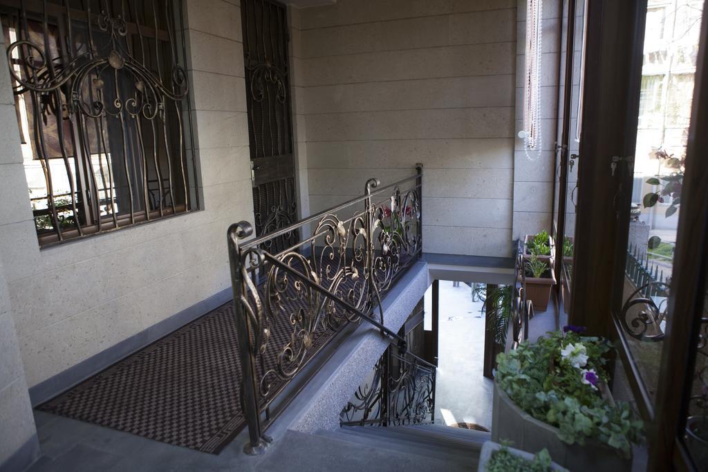 Daniel Boutique Hotel Yerevan Bagian luar foto