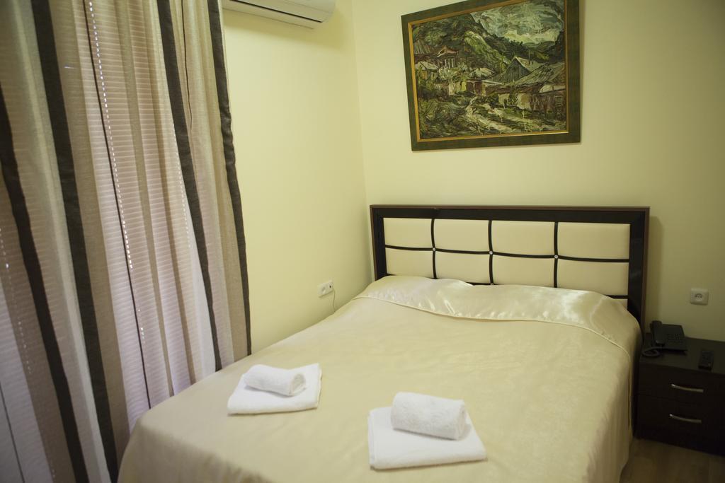 Daniel Boutique Hotel Yerevan Bagian luar foto