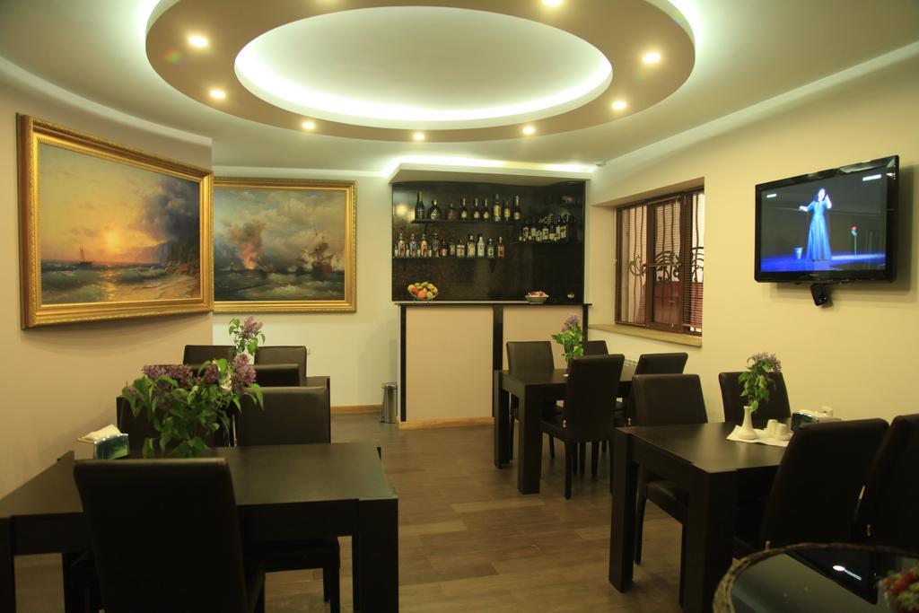 Daniel Boutique Hotel Yerevan Bagian luar foto