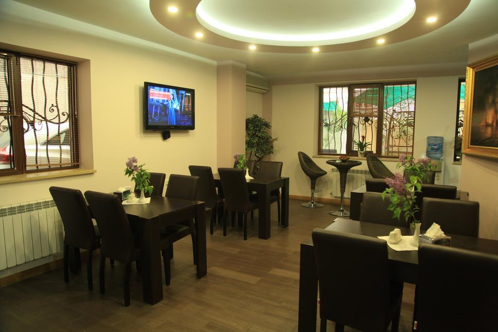 Daniel Boutique Hotel Yerevan Bagian luar foto
