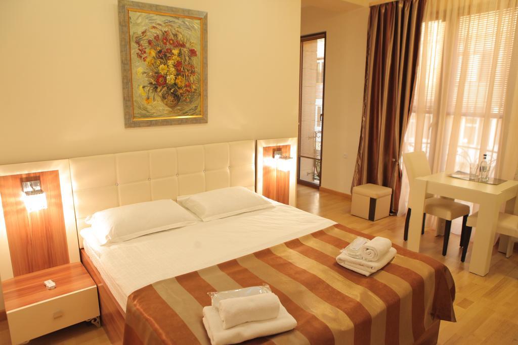 Daniel Boutique Hotel Yerevan Bagian luar foto