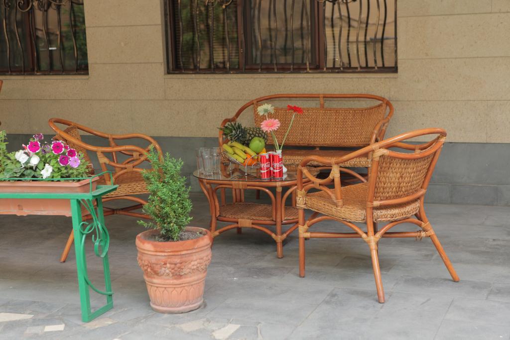 Daniel Boutique Hotel Yerevan Bagian luar foto