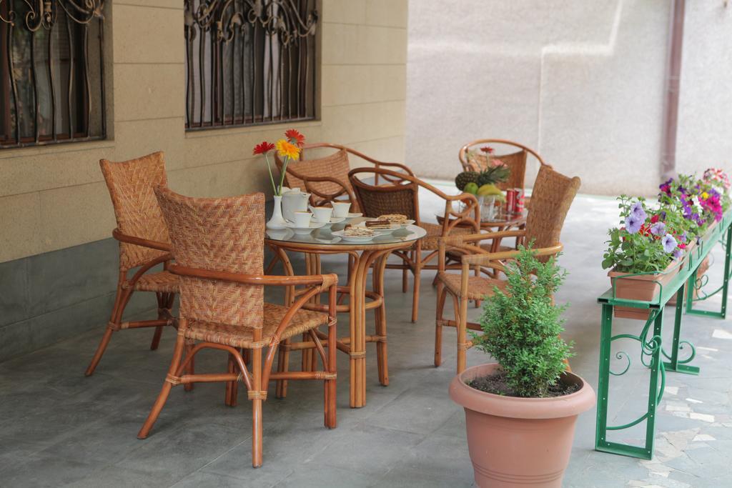 Daniel Boutique Hotel Yerevan Bagian luar foto