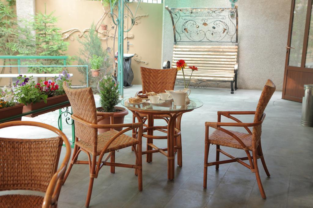 Daniel Boutique Hotel Yerevan Bagian luar foto