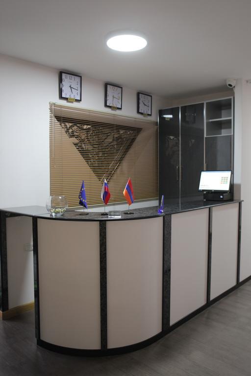 Daniel Boutique Hotel Yerevan Bagian luar foto