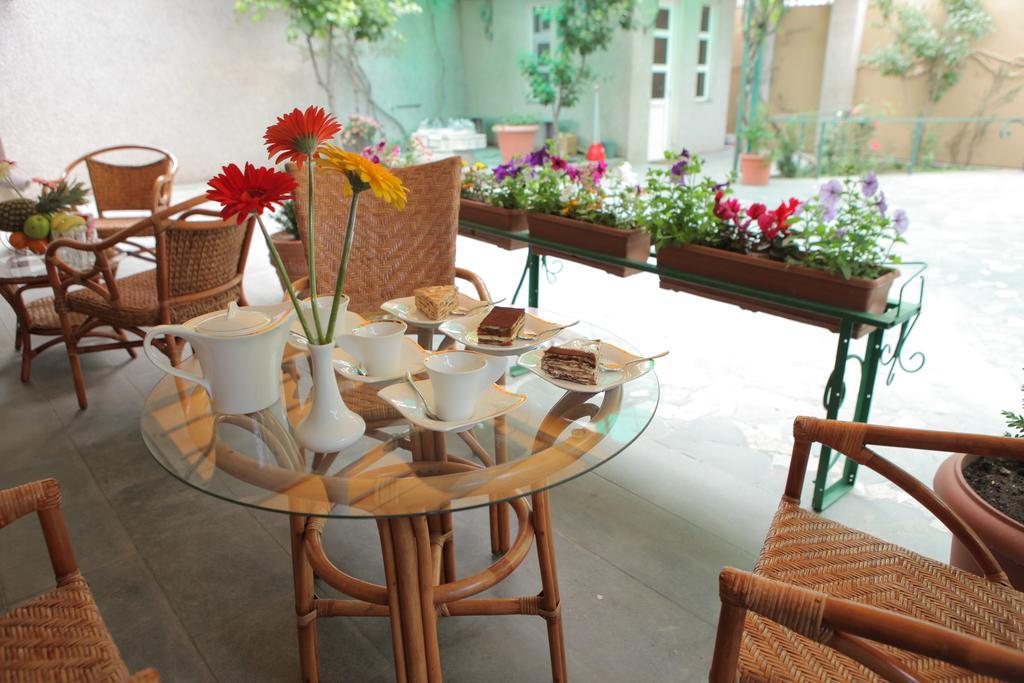 Daniel Boutique Hotel Yerevan Bagian luar foto