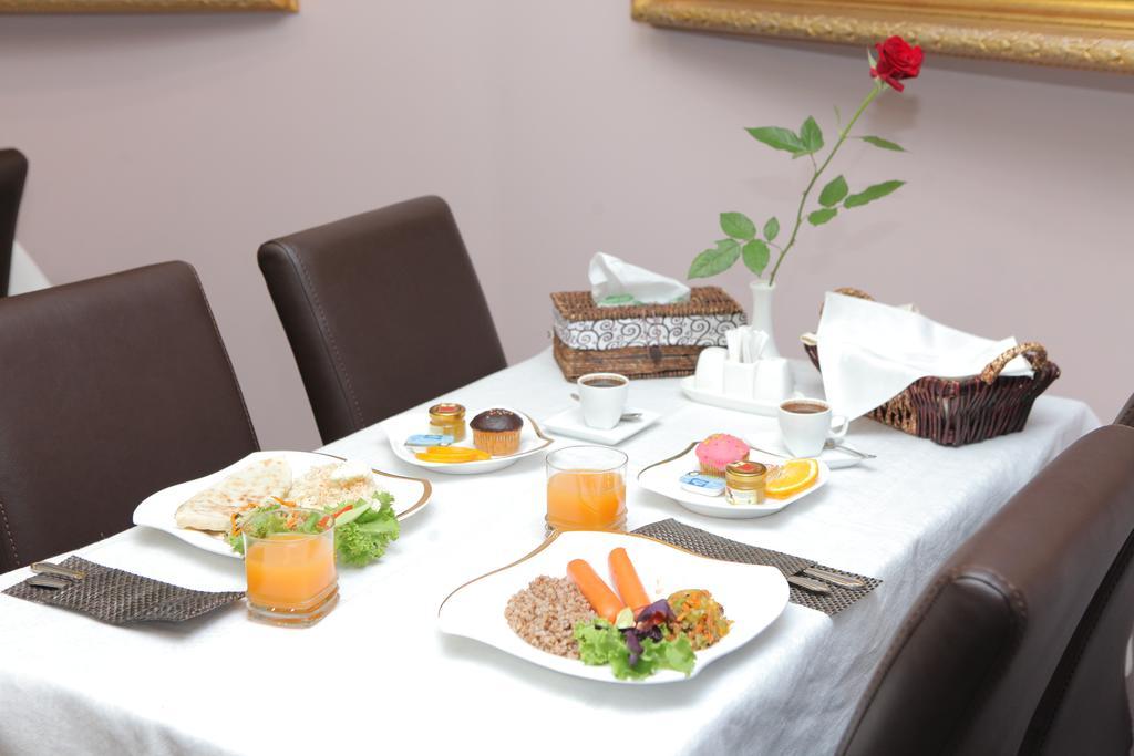 Daniel Boutique Hotel Yerevan Bagian luar foto