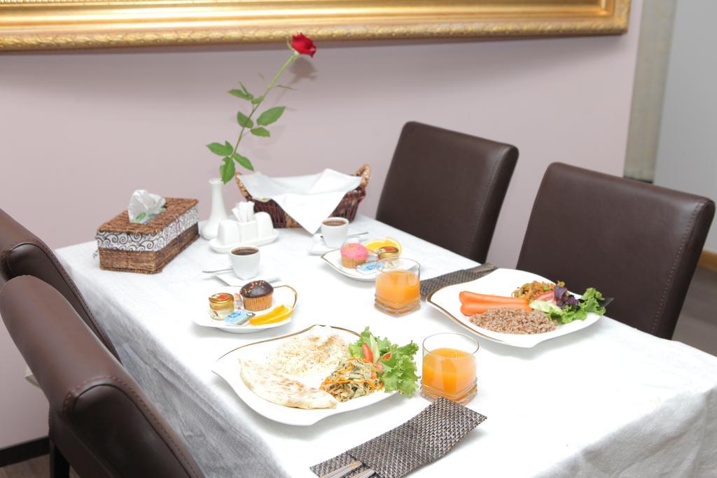 Daniel Boutique Hotel Yerevan Bagian luar foto