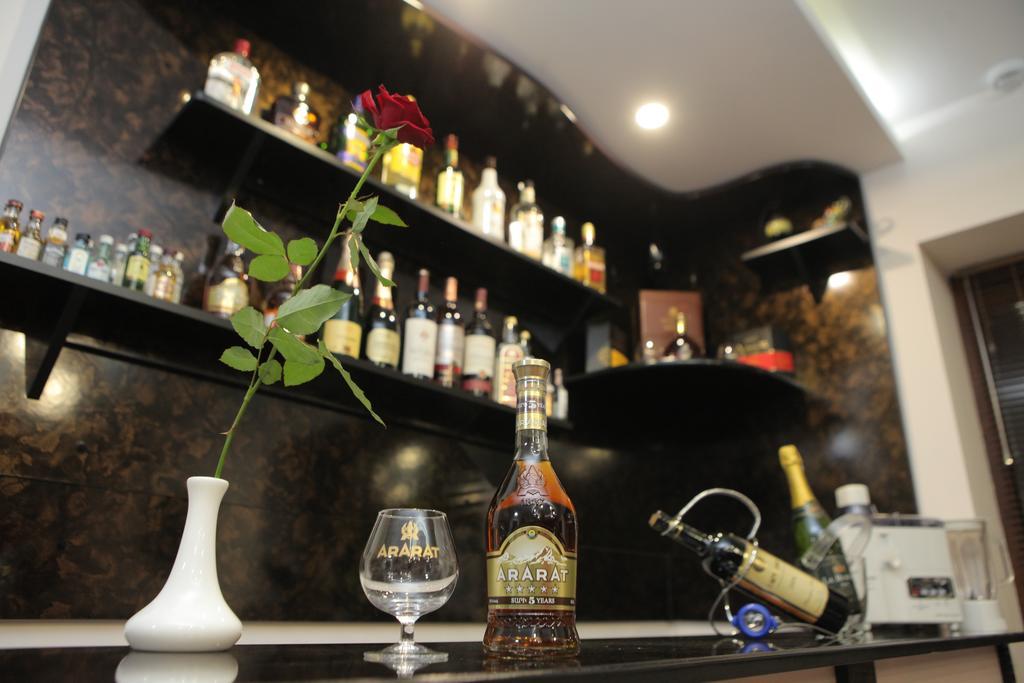 Daniel Boutique Hotel Yerevan Bagian luar foto
