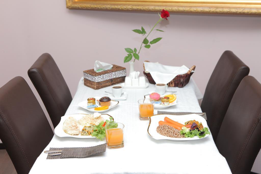 Daniel Boutique Hotel Yerevan Bagian luar foto