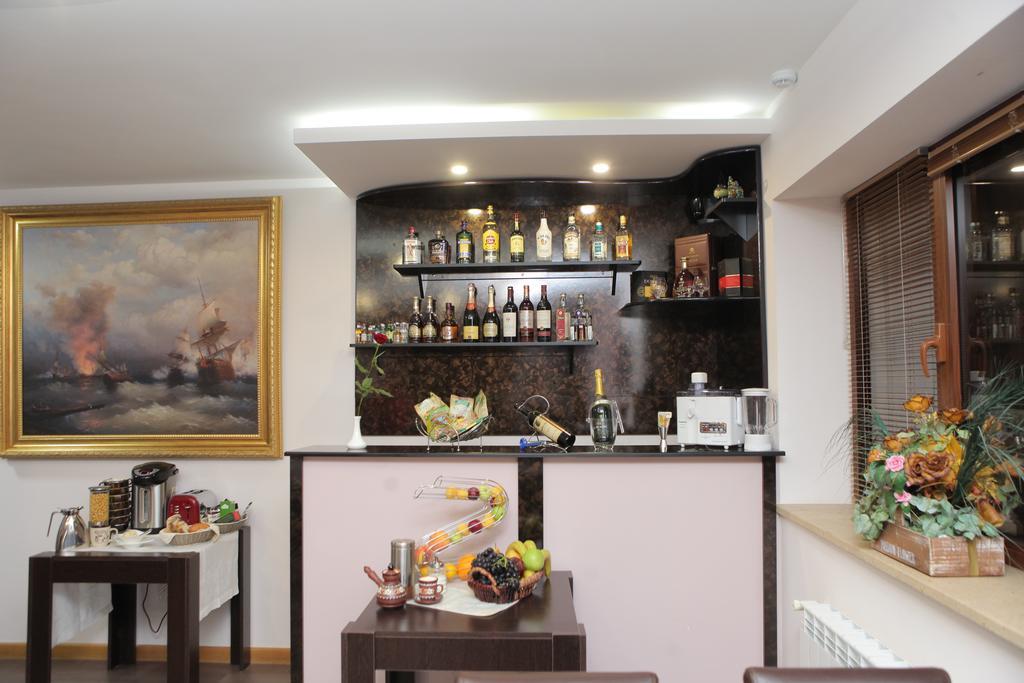 Daniel Boutique Hotel Yerevan Bagian luar foto