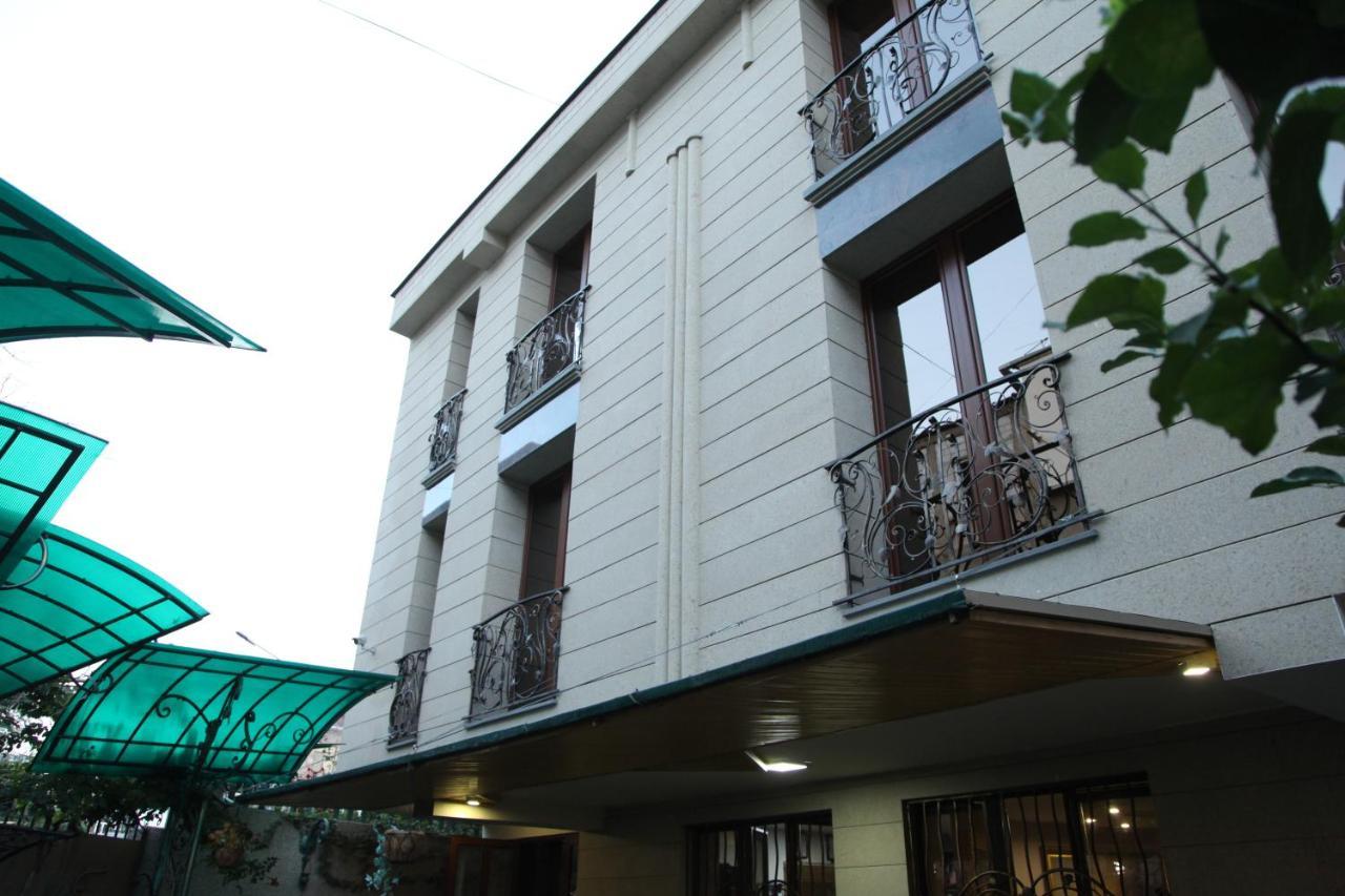 Daniel Boutique Hotel Yerevan Bagian luar foto