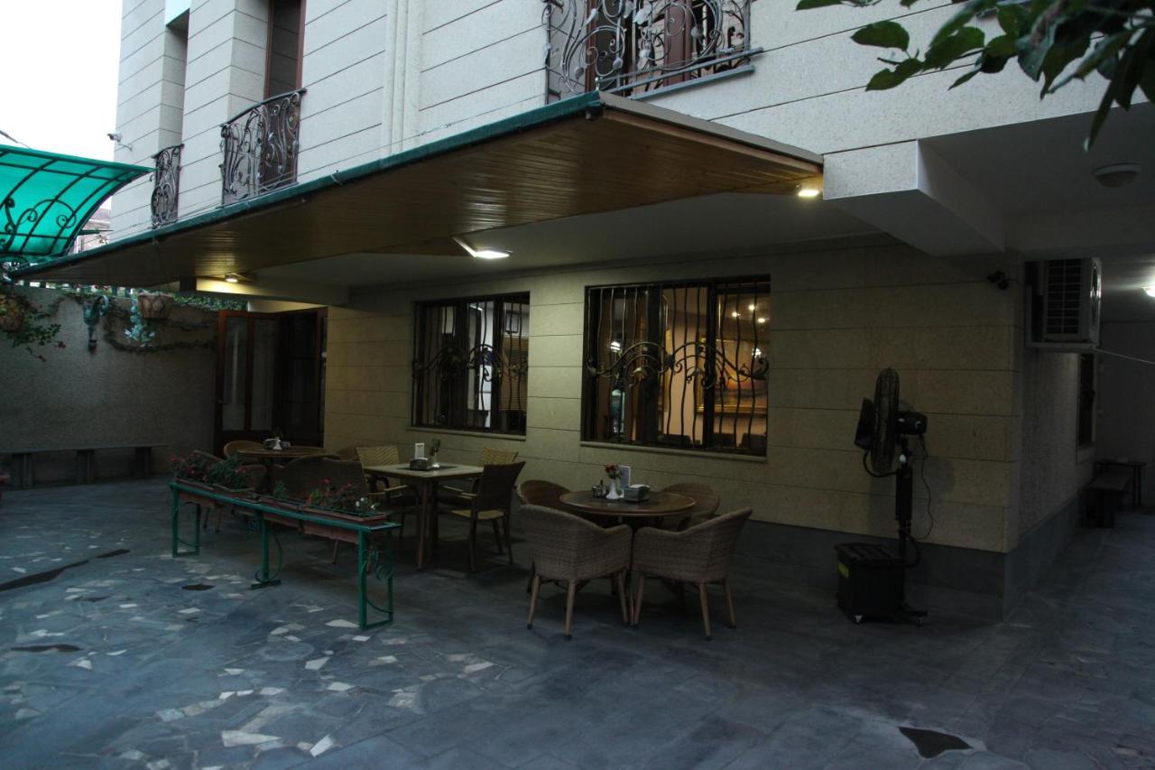 Daniel Boutique Hotel Yerevan Bagian luar foto