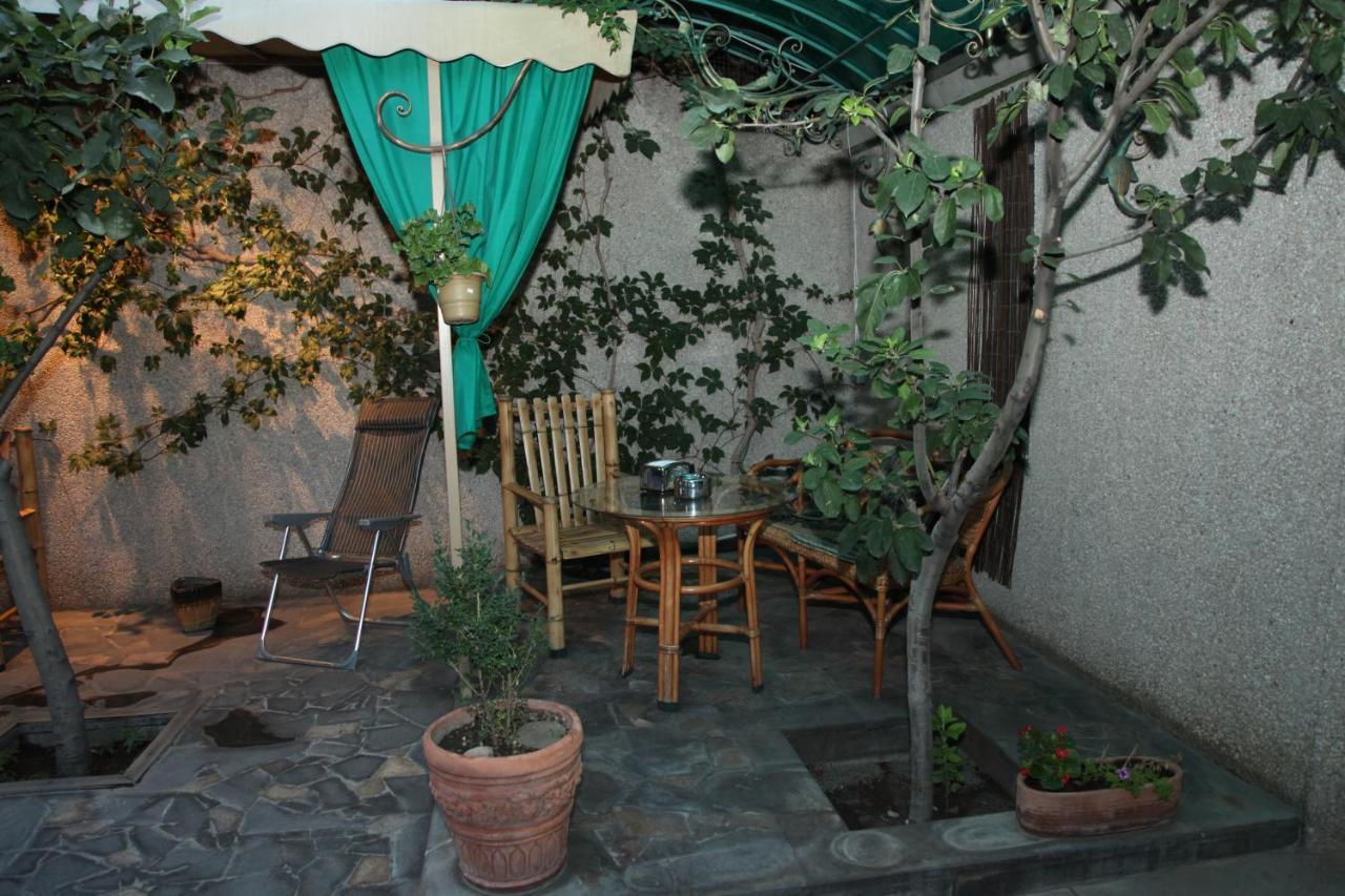 Daniel Boutique Hotel Yerevan Bagian luar foto