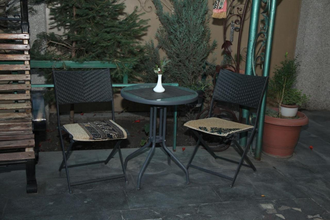 Daniel Boutique Hotel Yerevan Bagian luar foto