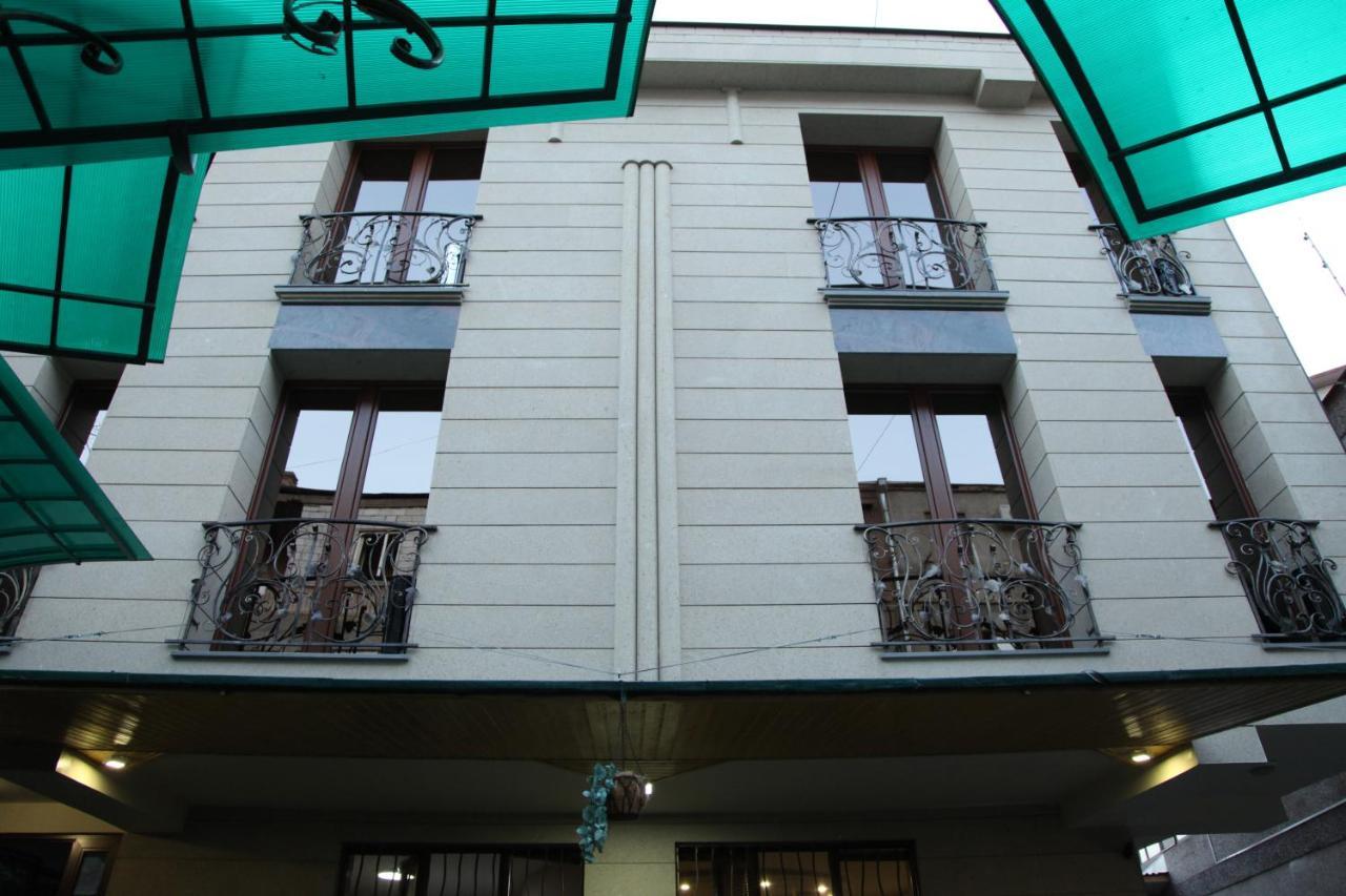 Daniel Boutique Hotel Yerevan Bagian luar foto