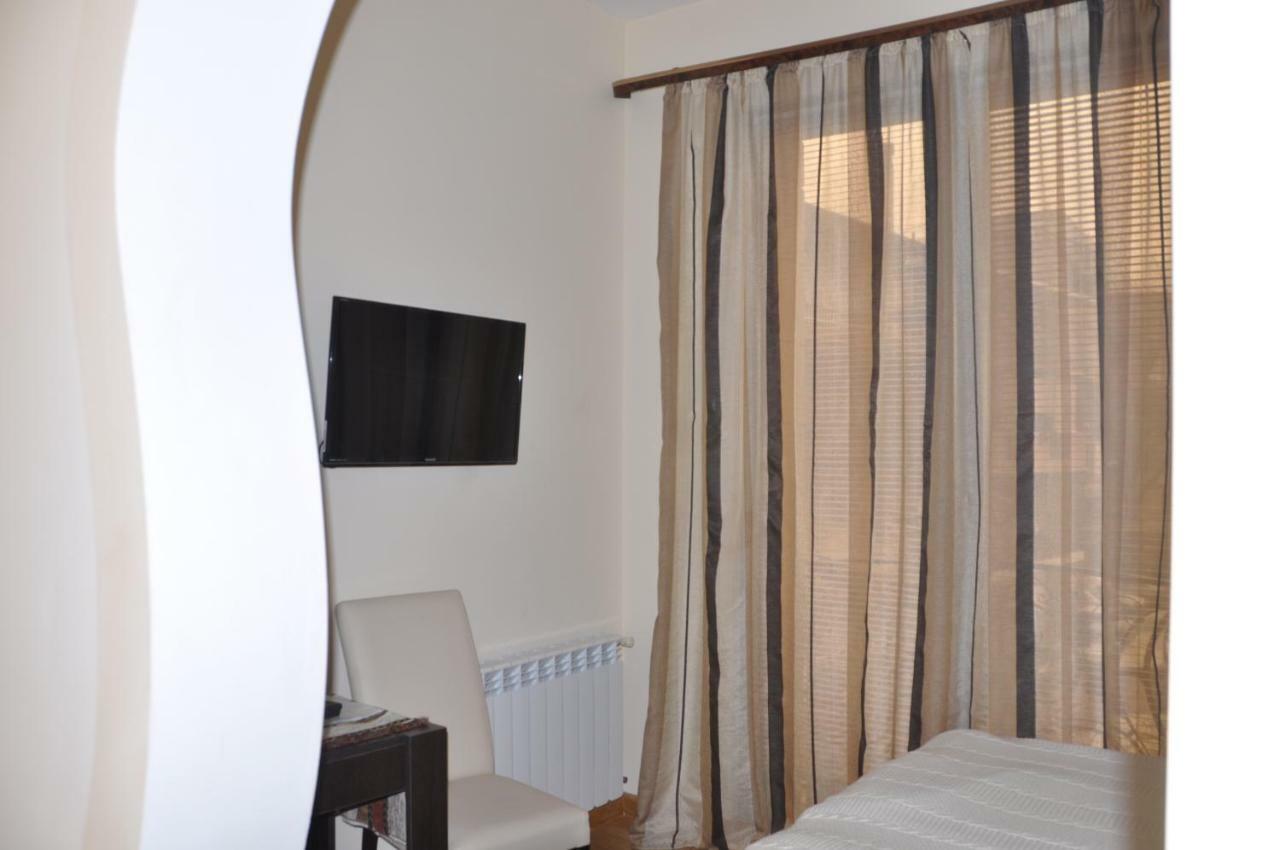 Daniel Boutique Hotel Yerevan Bagian luar foto